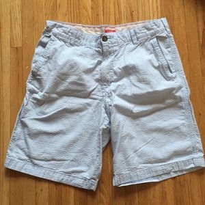 Men’s Izod seersucker shorts